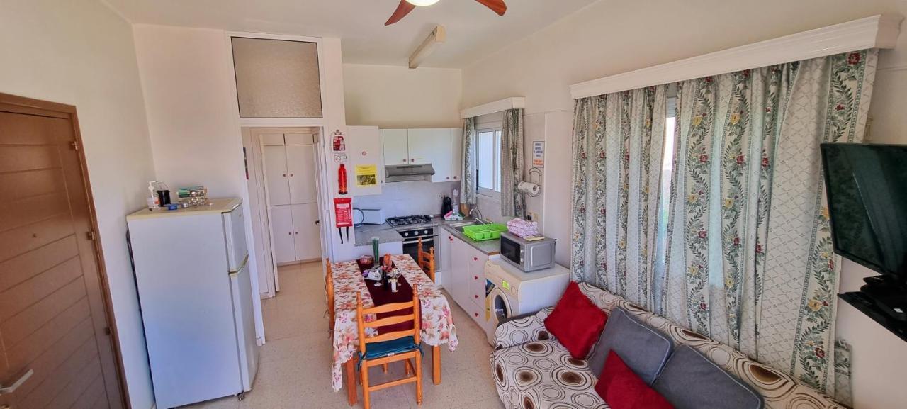 Astrofegia Apartments Near The Sea Agia Marina  外观 照片