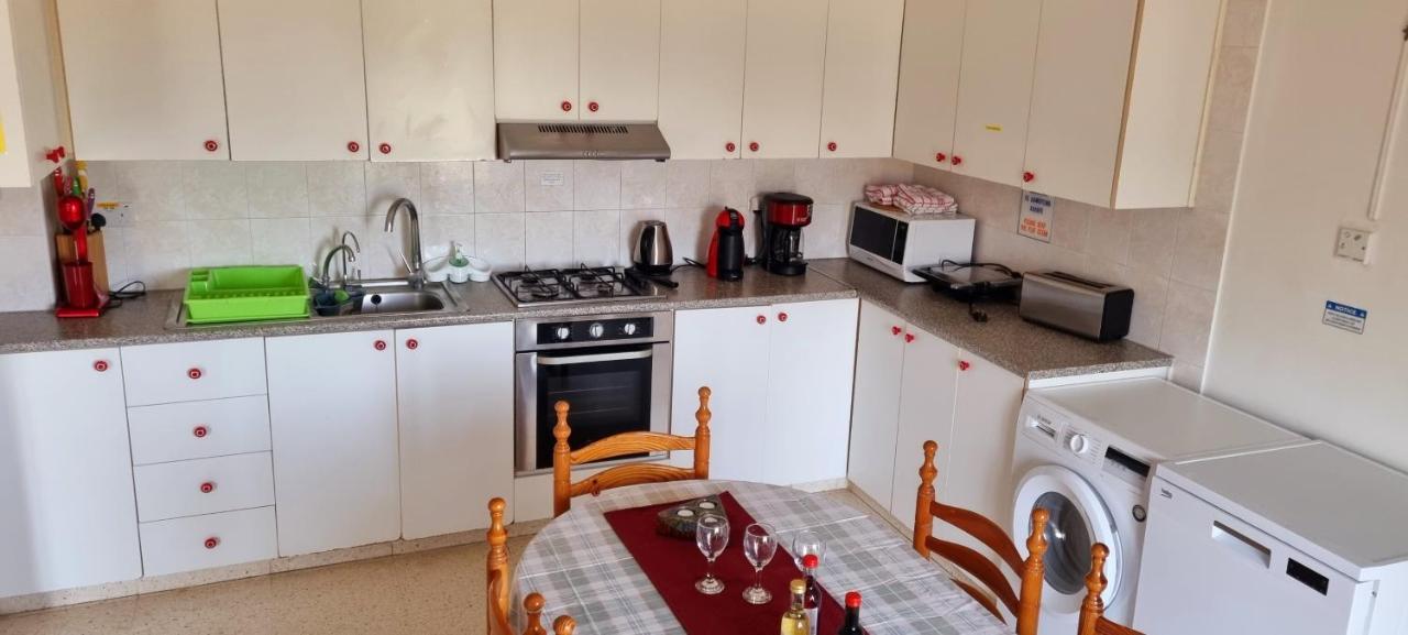 Astrofegia Apartments Near The Sea Agia Marina  外观 照片