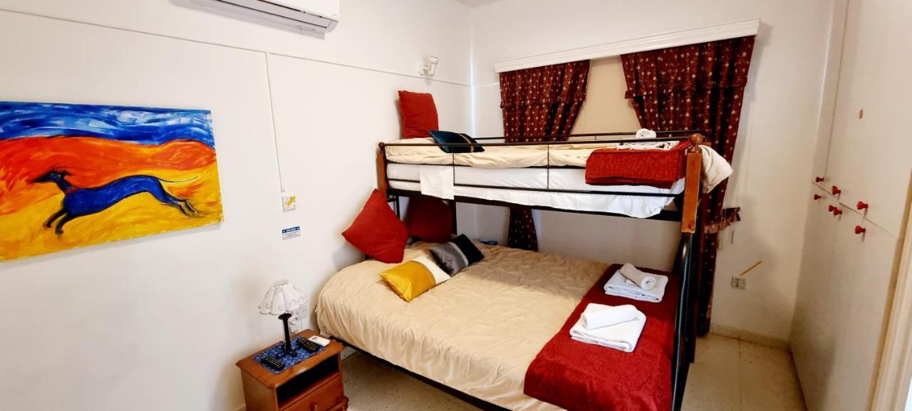 Astrofegia Apartments Near The Sea Agia Marina  外观 照片